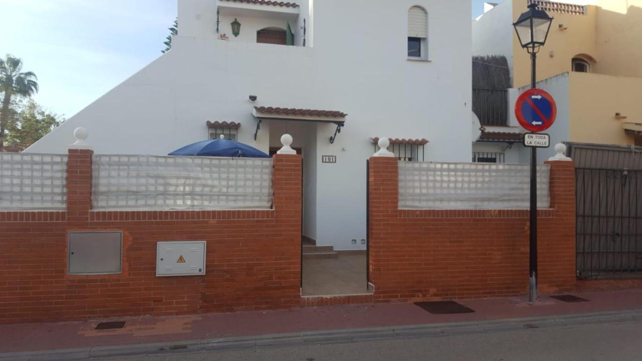 Little Peaceful Retreat Room With Bath, Heating, Terrace, Free Wifi Fridge Easy Parking Marbella Exterior foto
